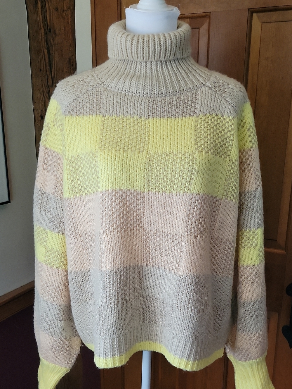 PINK LILY Chunky Knit Sweater in Pastel Yellow and Cream, Oversized